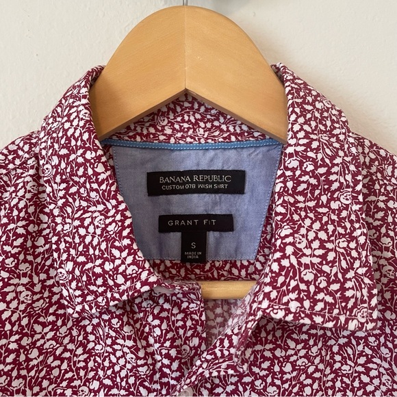 Men’s Banana Republic Custom 078 Wash Shirt Floral Skull Grant Fit Size Small - Picture 4 of 5